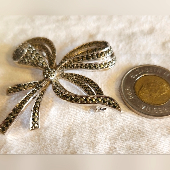 Sphinx Vintage Silver Bow with Marcasite Gems - Picture 6 of 9
